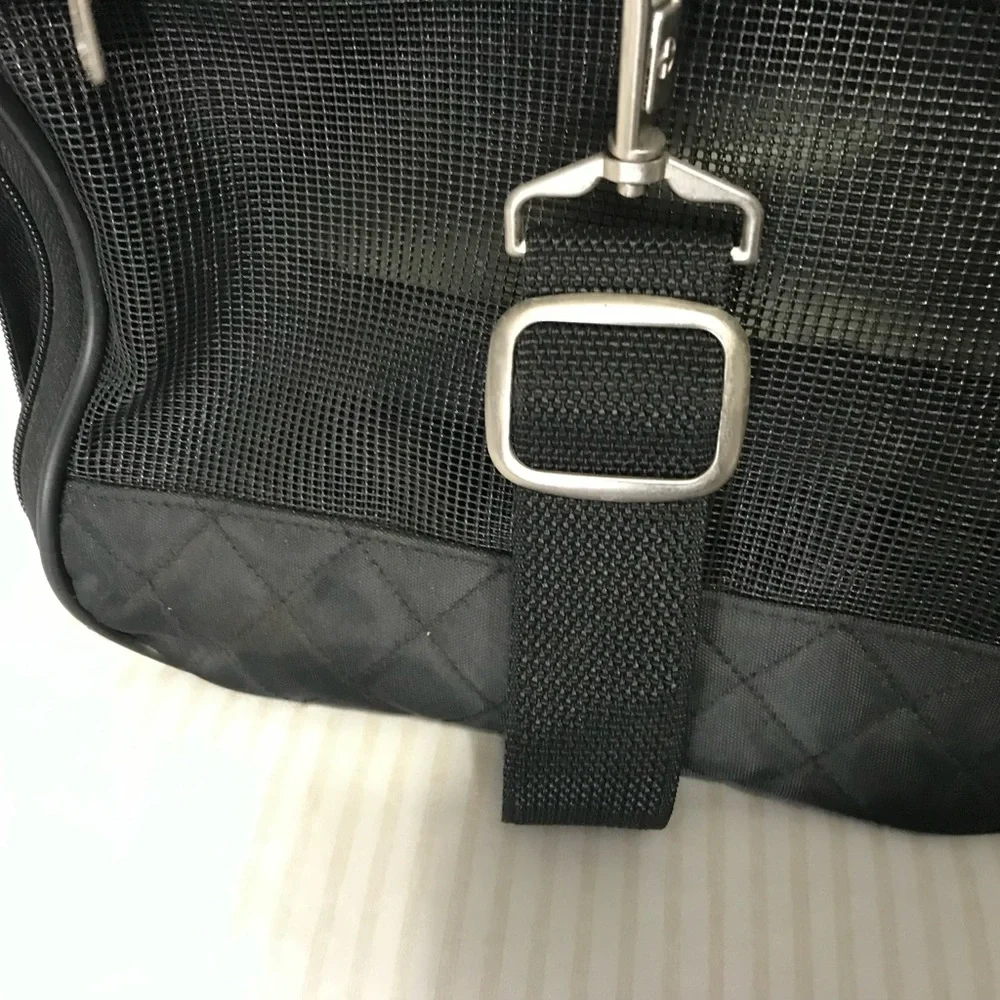 PET Carrier airplane approved